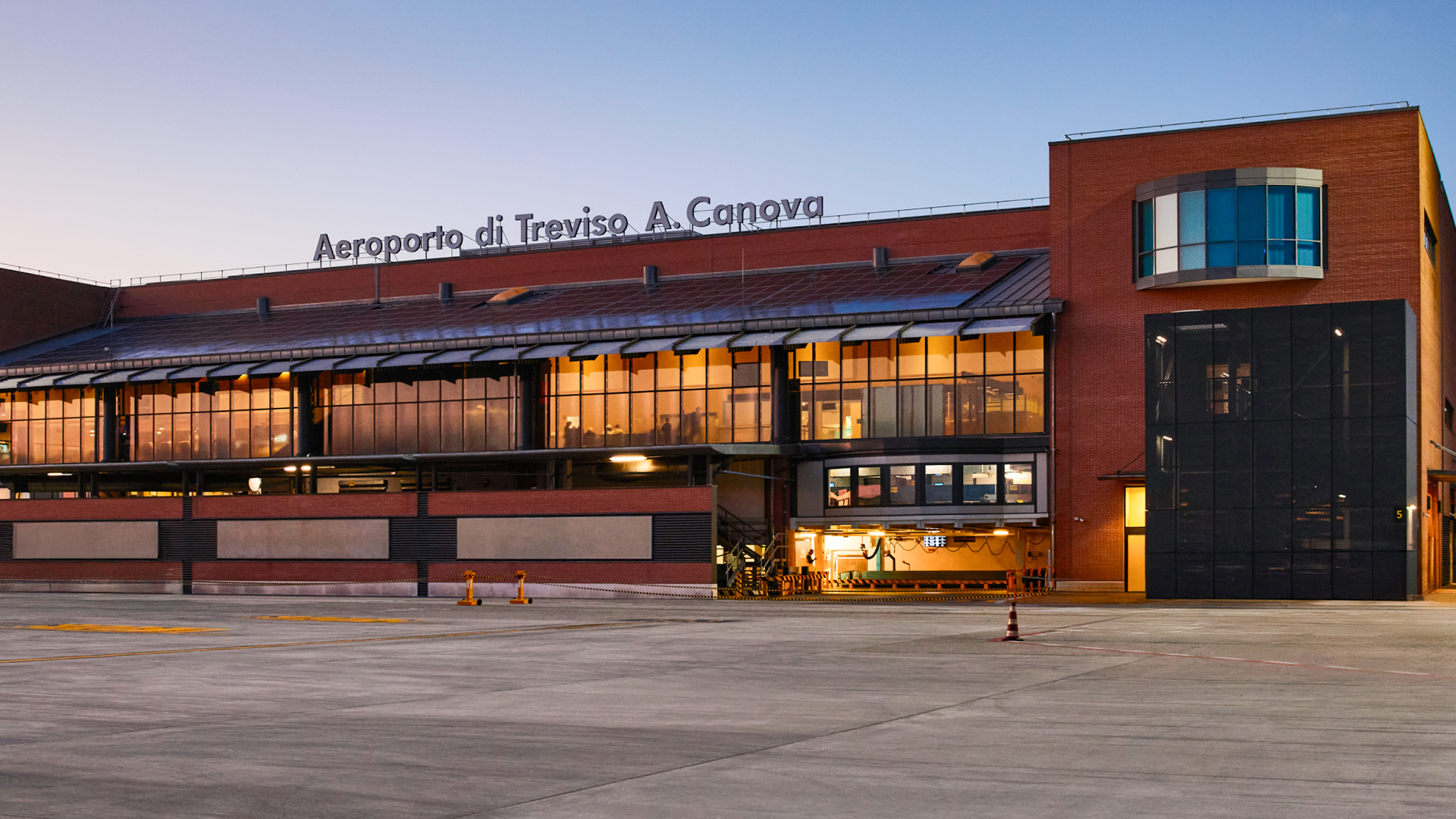 suardi spa - infrastrutture - pavimentazione aeroportuale